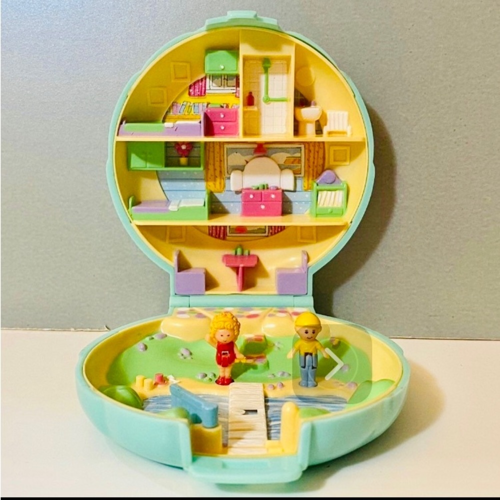 1989 Vintage Polly Pocket “Beach House” Compact - Bluebird Collectibles